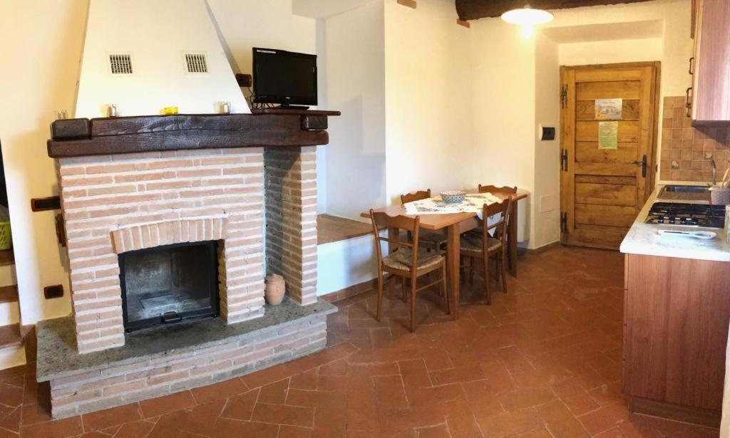 Agriturismo Podere Casano Radicofani Exterior photo